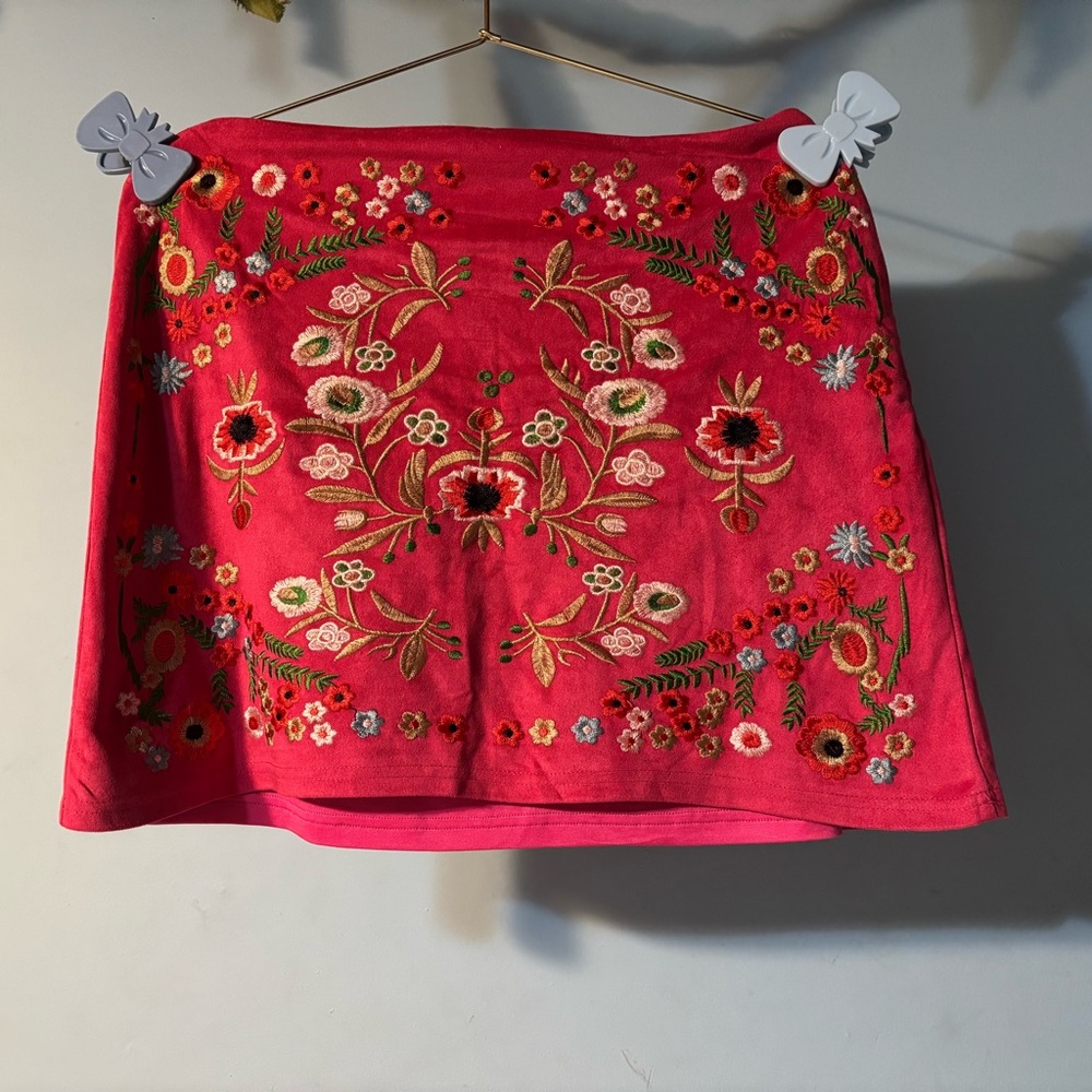 Como La Flor Embroidered Skirt